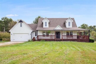 26405 S Coble Rd, Freeman, MO 64746