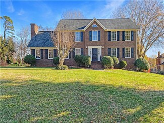 3405 Lochurst Ct, Pfafftown, NC 27040