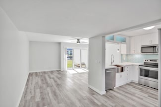 118 Castlewood Dr Unit 120, North Palm Beach, FL 33408