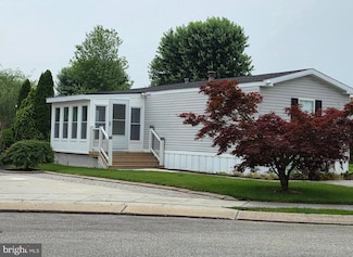 69 Hampshire Dr, New Oxford, PA 17350