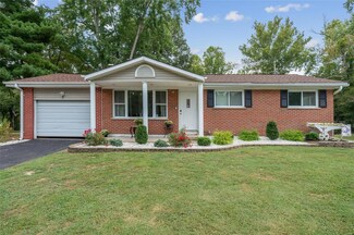 2 Dixie Dr, Fenton, MO 63026