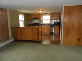 76 Musconetcong Dr, Bloomsbury, NJ 08804