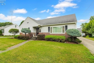 1013 Whittlesey St, Fremont, OH 43420