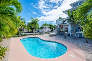 643 Indies Rd, Summerland Key, FL 33042