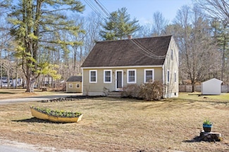 10 Marie St, Gray, ME 04039