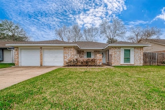 1310 Barrowgate Dr, Sugar Land, TX 77498