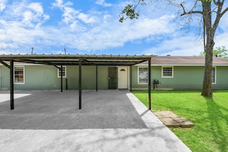 13710 Brownsville St, Houston, TX 77015