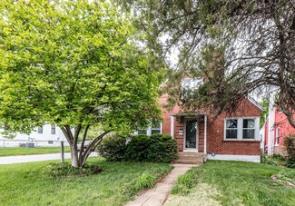 1401 N 3rd St, Saint Charles, MO 63301