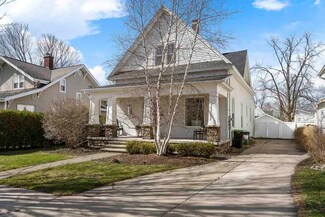 909 State St, Petoskey, MI 49770