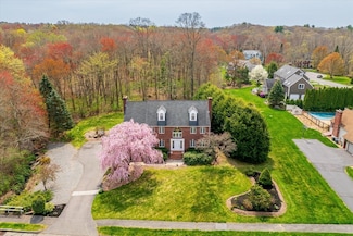 14 Mctaggart St, Westborough, MA 01581