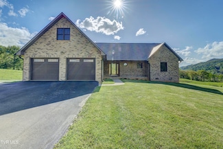 138 Ray Cemetery Rd, Roan Mountain, TN 37687