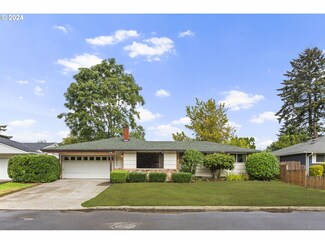 17901 SE Kelly St, Portland, OR 97236