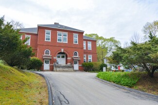 85 Middle St Unit 6, Hallowell, ME 04347