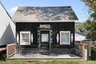 33 W River St, Londonderry, VT 05155