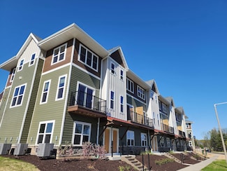 2674 Notre Dame Dr Unit 704, Fitchburg, WI 53711