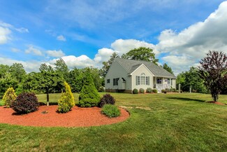 41 Penacook Rd, Sandown, NH 03873