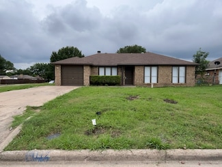 112 Mesa Dr, Glenn Heights, TX 75154