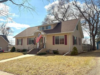 217 S 4th St, Montevideo, MN 56265