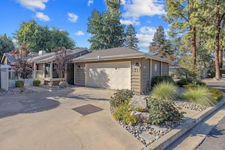 1811 S Stover St, Visalia, CA 93292