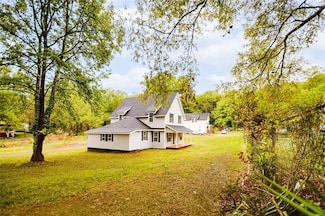 305 Grove Ave SE, Lindale, GA 30147
