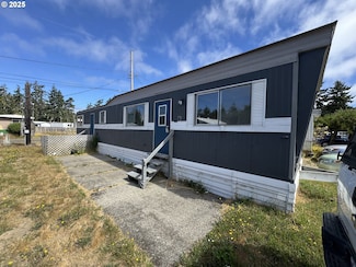 67624 Spinreel Rd Unit 8, North Bend, OR 97459