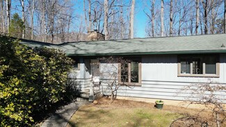 100 Hawks Haunt Ln, Tryon, NC 28782