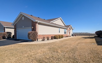 5710 Hearthside Dr, Bourbonnais, IL 60914