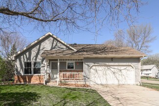 2 Stonehedge Ct, Madison, WI 53717