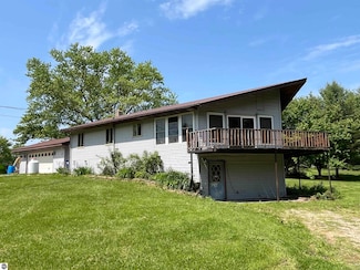 6615 Manley Dr, Riverdale, MI 48877