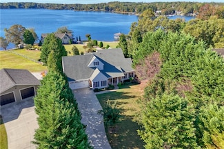 192 Walker Point, Seneca, SC 29672