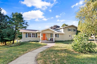 507 W Fountain St, Dodgeville, WI 53533