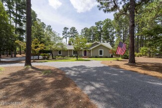 261 Foxfire Rd, Aberdeen, NC 28315