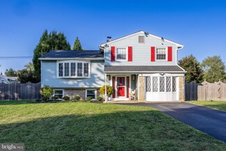 5 Tomahawk Dr, Marlton, NJ 08053