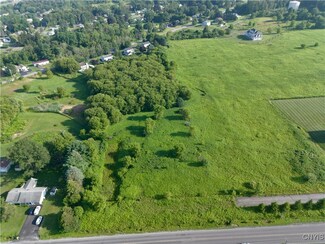 9046 Tibbitts Rd, New Hartford, NY 13413