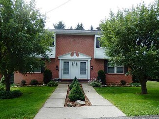 708 S 7th St, Youngwood, PA 15697