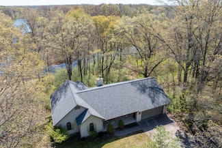 11021 Heather Ln, Stanwood, MI 49346