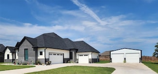 26784 Stirrup Ct, Blanchard, OK 73010