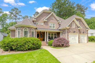 2138 Pine Dr, Raleigh, NC 27608