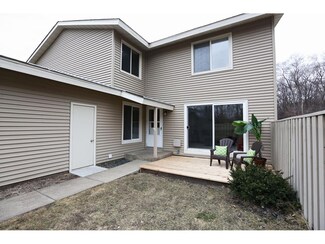 869 Monterey Dr, Saint Paul, MN 55126