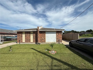 2925 Daniel Dr, Violet, LA 70092