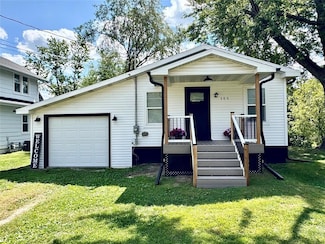 309 S 16th Ave W, Newton, IA 50208