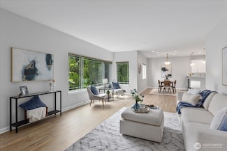 15000 Juanita Dr NE Unit 402, Kenmore, WA 98028