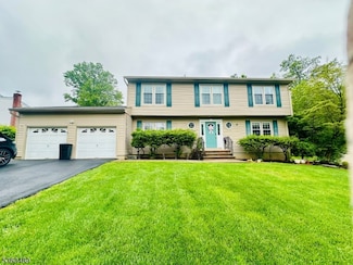 18 Morgan Rd, Parsippany, NJ 07054