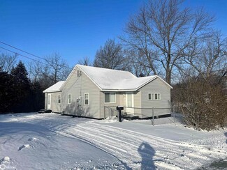 104 S Railroad St, Bloomfield, IA 52537