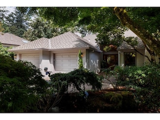 1571 Bay View Ln, Lake Oswego, OR 97034