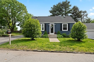 18 Allard St, Cranston, RI 02920