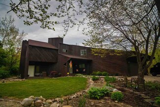 16801 N Angler Club Rd, Gaston, IN 47342