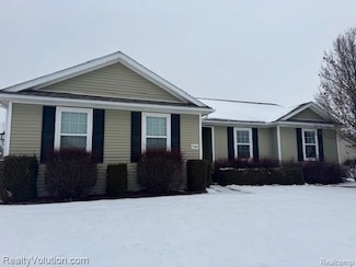 7781 Wilshire Dr, Almont, MI 48003