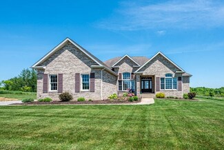 15011 Mystic Rock Rd, Columbiana, OH 44408