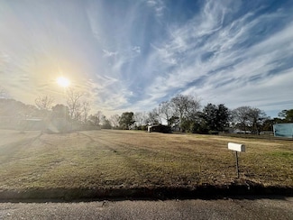 606 S 9th Ave, Hartford, AL 36344